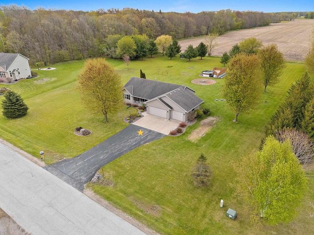 334 FALCON CIRCLE, Pulaski, WI 54162