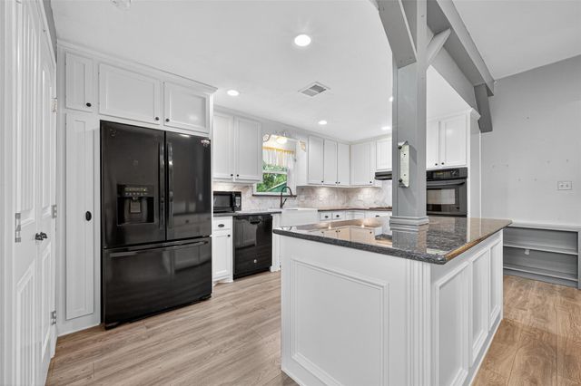 131 Private Road 6441, Dayton, TX 77535