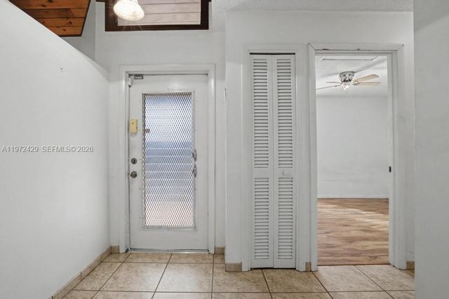 446 Briarwood Cir 1-29, Hollywood, FL 33024