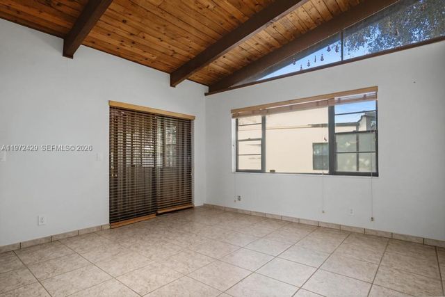 446 Briarwood Cir 1-29, Hollywood, FL 33024