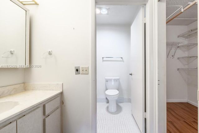 446 Briarwood Cir 1-29, Hollywood, FL 33024