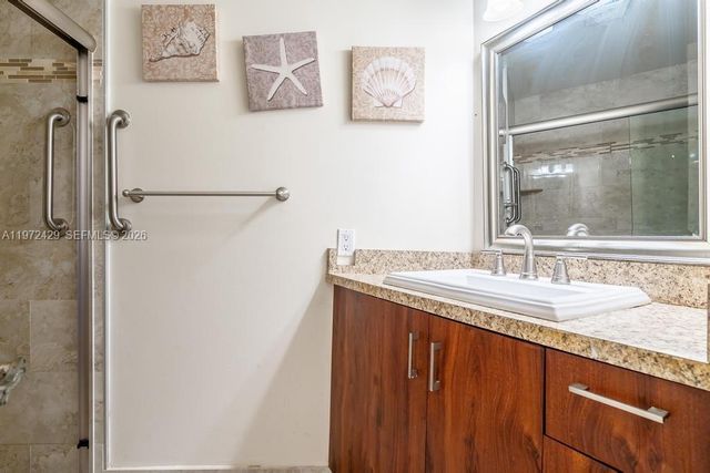 446 Briarwood Cir 1-29, Hollywood, FL 33024