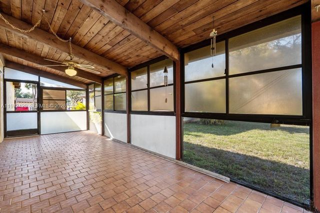 446 Briarwood Cir 1-29, Hollywood, FL 33024