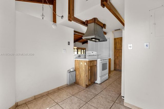 446 Briarwood Cir 1-29, Hollywood, FL 33024