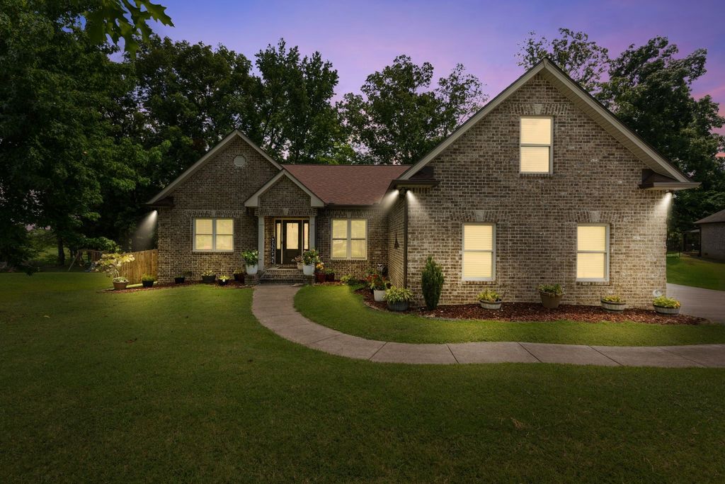 1040 Northridge Dr, Greenbrier, TN 37073