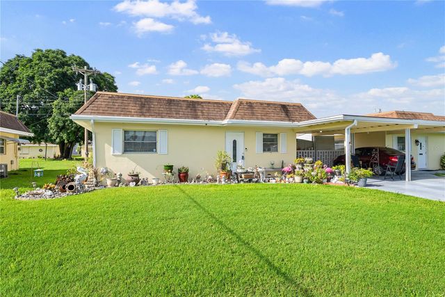 2208 GARDENIA WAY, Lehigh Acres, FL 33936