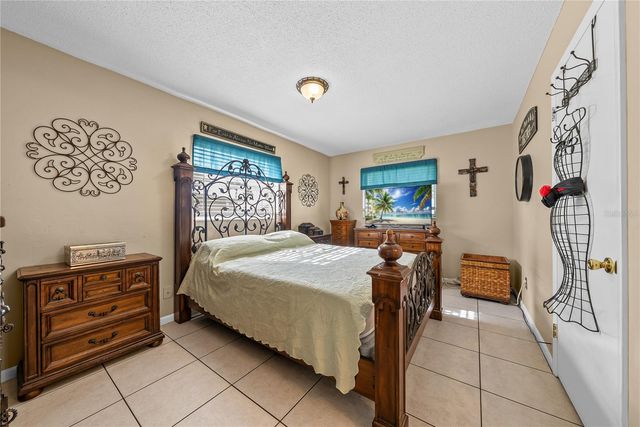 2208 GARDENIA WAY, Lehigh Acres, FL 33936