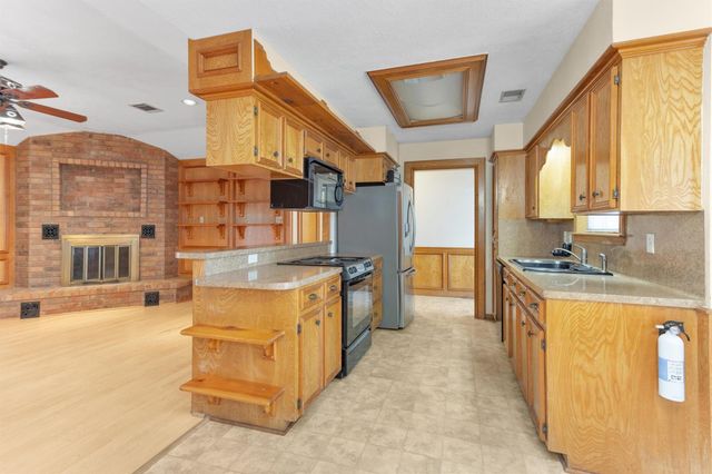 1706 Shawnee Street, Navasota, TX 77868