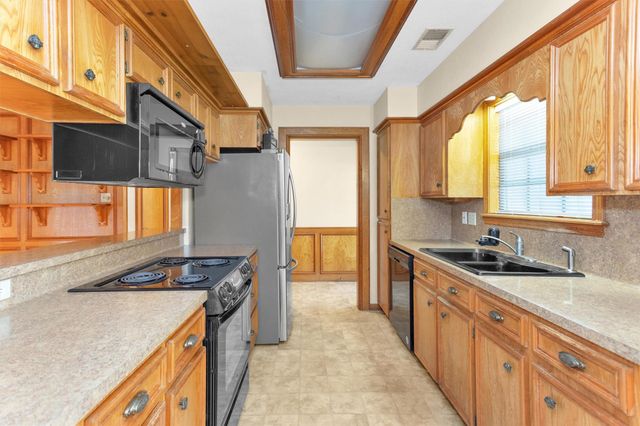 1706 Shawnee Street, Navasota, TX 77868