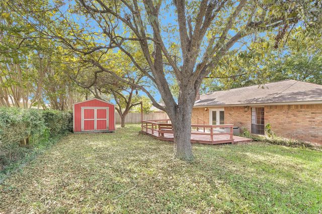 1706 Shawnee Street, Navasota, TX 77868