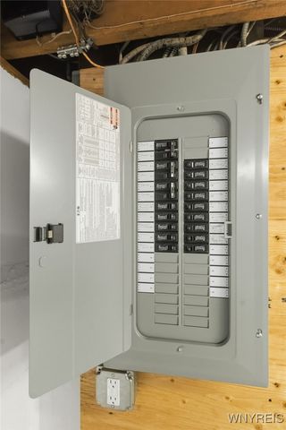 79 Raymond Avenue, Cheektowaga, NY 14227