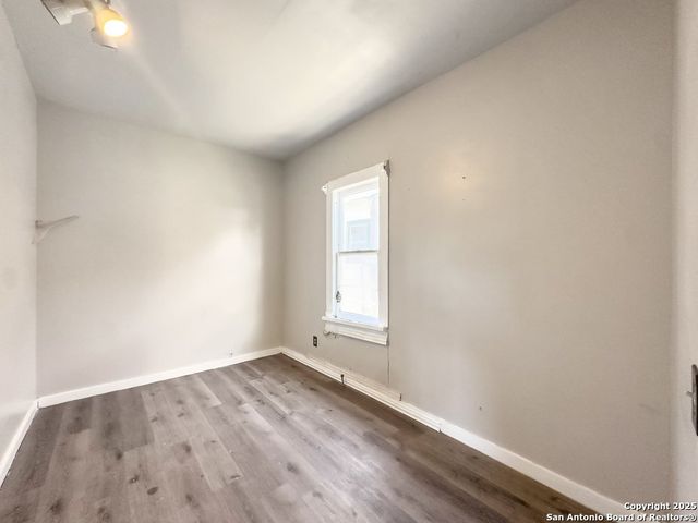 261 Pendleton Ave, San Antonio, TX 78204