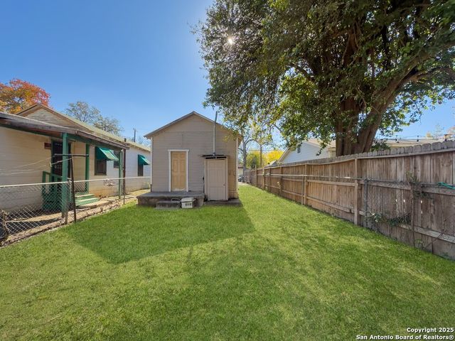261 Pendleton Ave, San Antonio, TX 78204