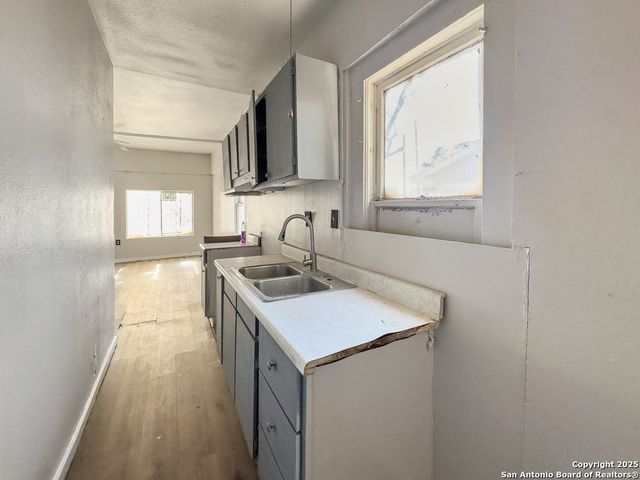 261 Pendleton Ave, San Antonio, TX 78204