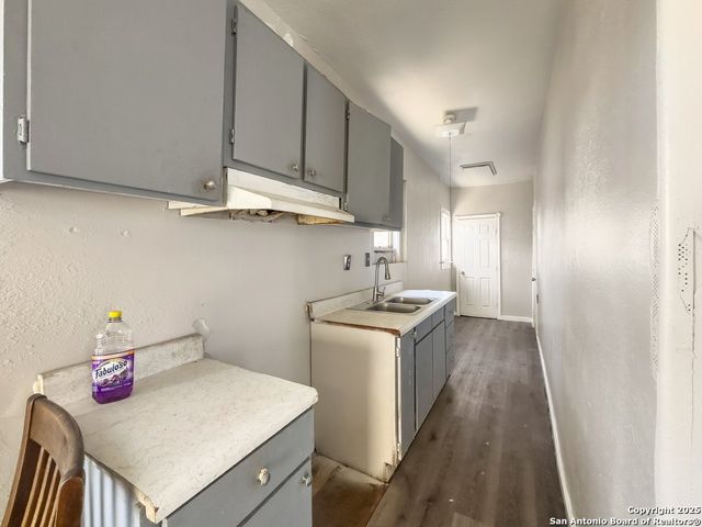 261 Pendleton Ave, San Antonio, TX 78204