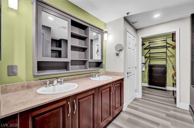 150 Las Vegas Boulevard 1507, Las Vegas, NV 89101