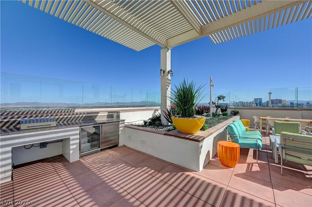 150 Las Vegas Boulevard 1507, Las Vegas, NV 89101