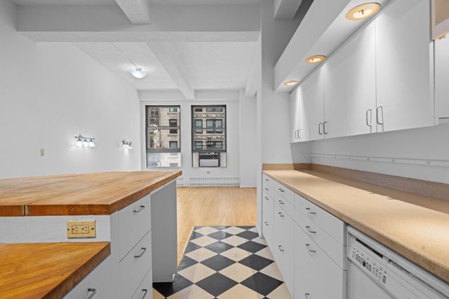 148 W 23rd Street 5FG, New York City, NY 10011