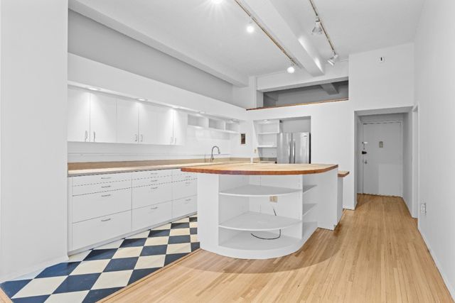 148 W 23rd Street 5FG, New York City, NY 10011