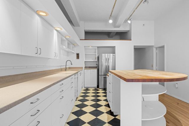 148 W 23rd Street 5FG, New York City, NY 10011