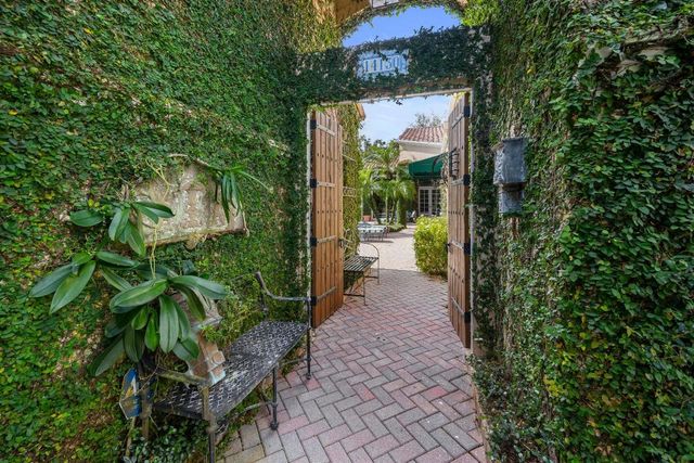 14130 Calypso Lane, Wellington, FL 33414