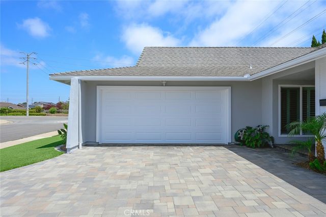 9952 Effingham, Huntington Beach, CA 92646