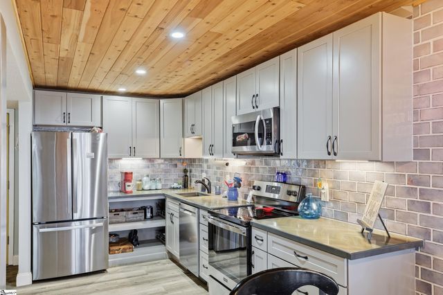 11B Hartwell Villas, Anderson, SC 29626