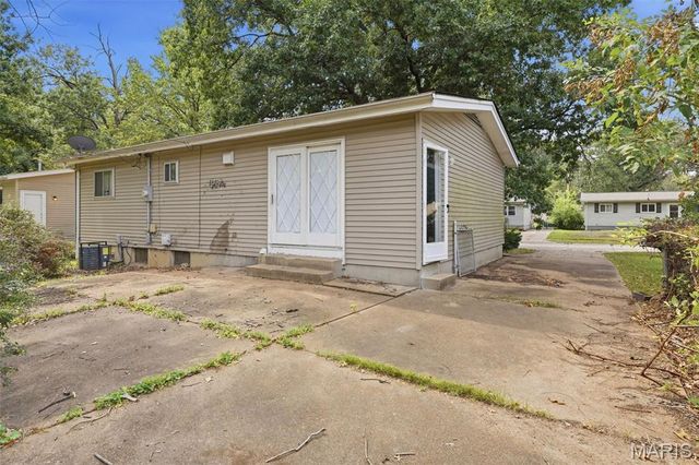 268 Elmdale Drive, St Louis, MO 63135
