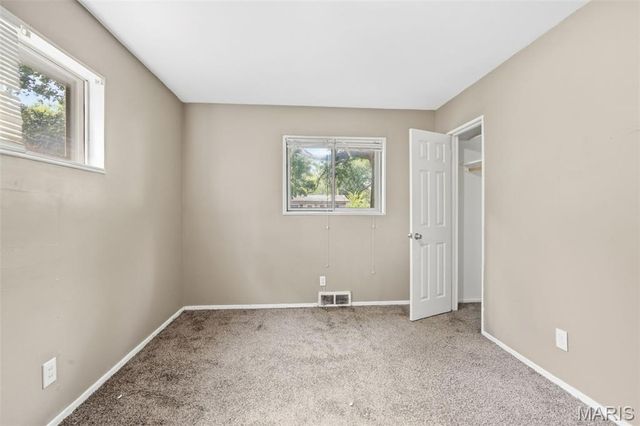 268 Elmdale Drive, St Louis, MO 63135