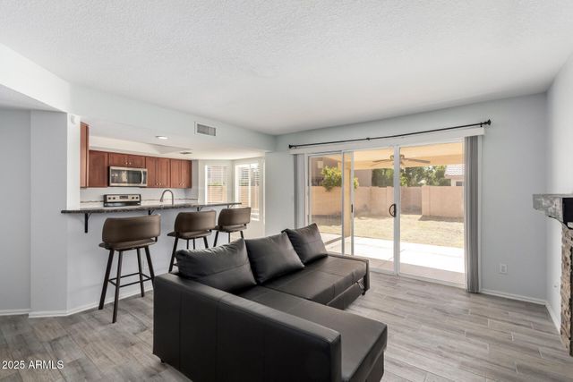 8911 W CARIBBEAN Lane, Peoria, AZ 85381