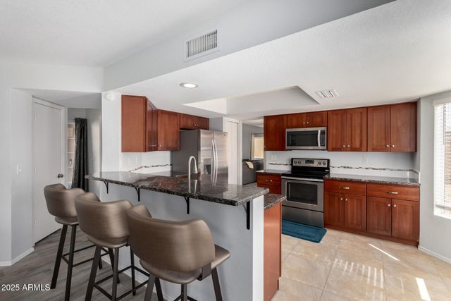 8911 W CARIBBEAN Lane, Peoria, AZ 85381