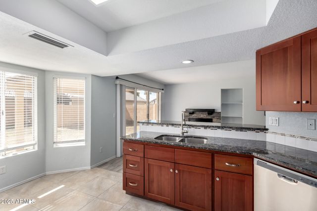 8911 W CARIBBEAN Lane, Peoria, AZ 85381