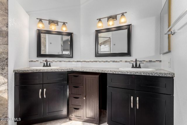 8911 W CARIBBEAN Lane, Peoria, AZ 85381