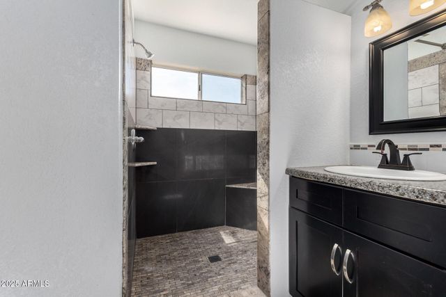 8911 W CARIBBEAN Lane, Peoria, AZ 85381