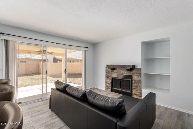 8911 W CARIBBEAN Lane, Peoria, AZ 85381