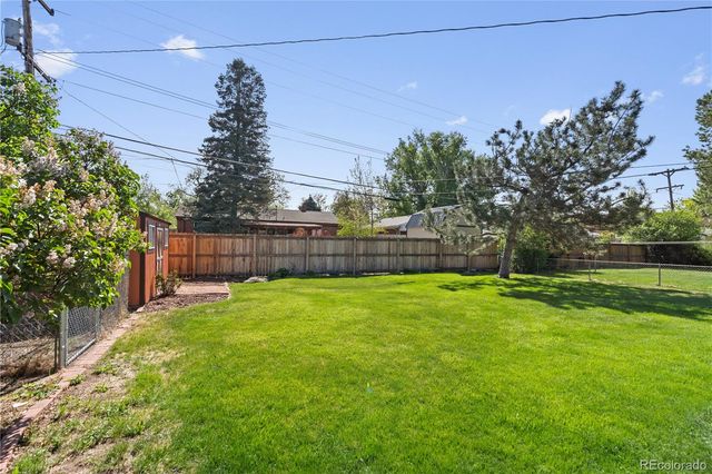 962 S Holly Street, Denver, CO 80246