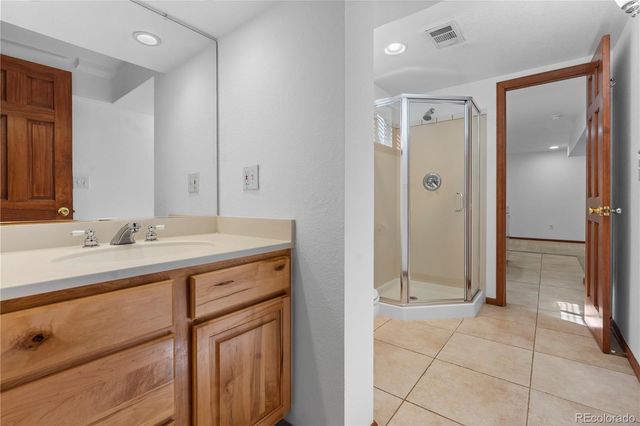 962 S Holly Street, Denver, CO 80246