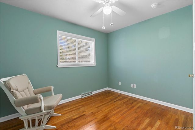 962 S Holly Street, Denver, CO 80246