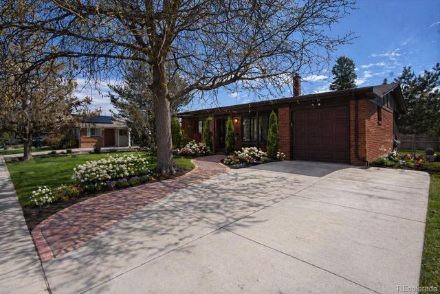 962 S Holly Street, Denver, CO 80246