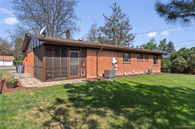 962 S Holly Street, Denver, CO 80246