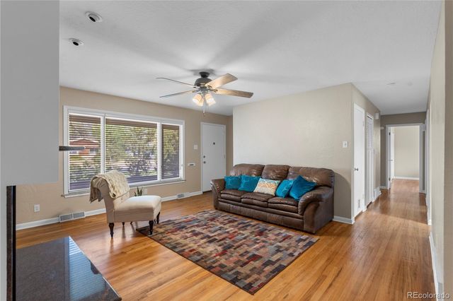962 S Holly Street, Denver, CO 80246