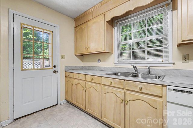 808 Floyd Lane, Gastonia, NC 28052