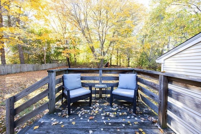 4 Linda Ln, Franklin, MA 02038