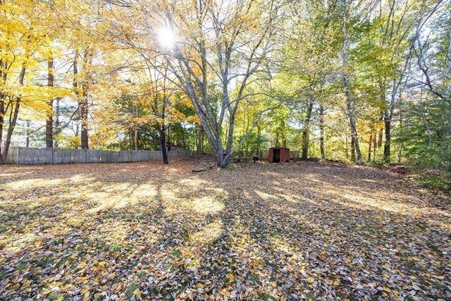 4 Linda Ln, Franklin, MA 02038