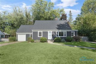 521 Loomis Drive, Perrysburg, OH 43551