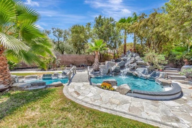 3795 Peregrine Circle, Corona, CA 92881