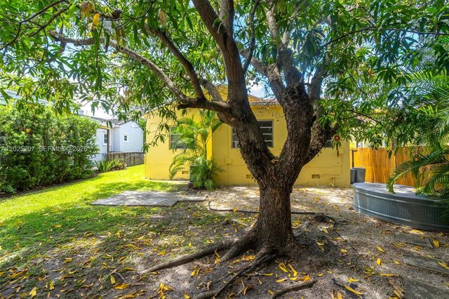 1811 SW 17th Ter, Miami, FL 33145