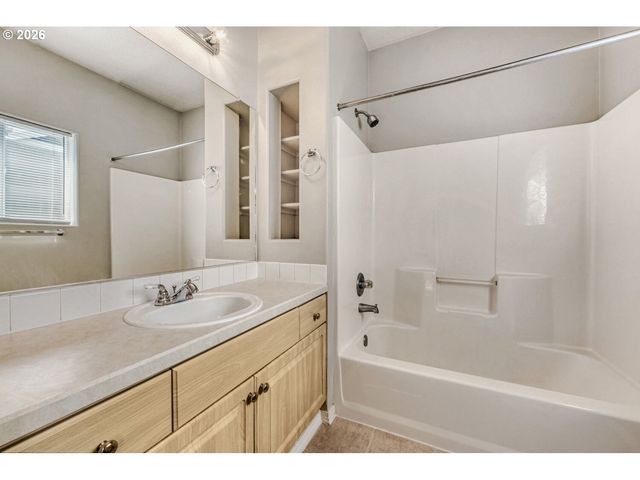 15680 Sw BLACK QUARTZ St, Beaverton, OR 97007