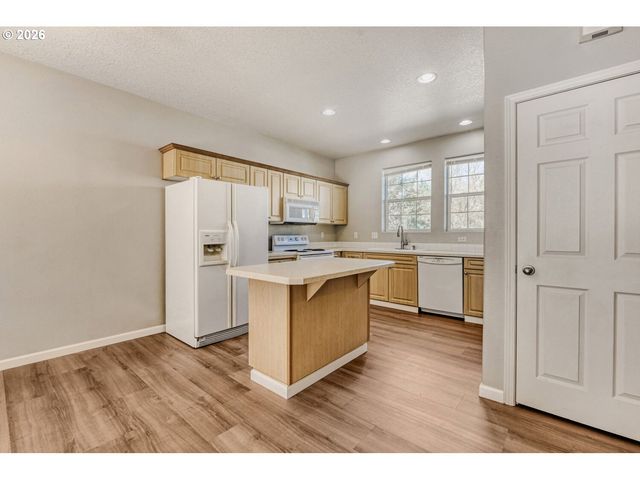 15680 Sw BLACK QUARTZ St, Beaverton, OR 97007