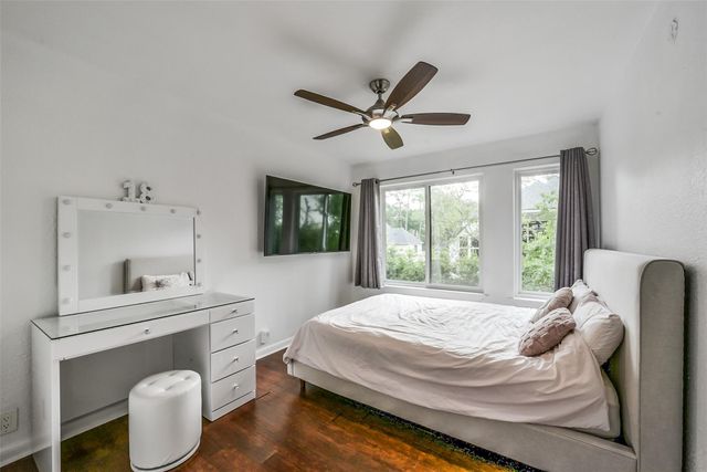 296 Litchfield Lane, Houston, TX 77024